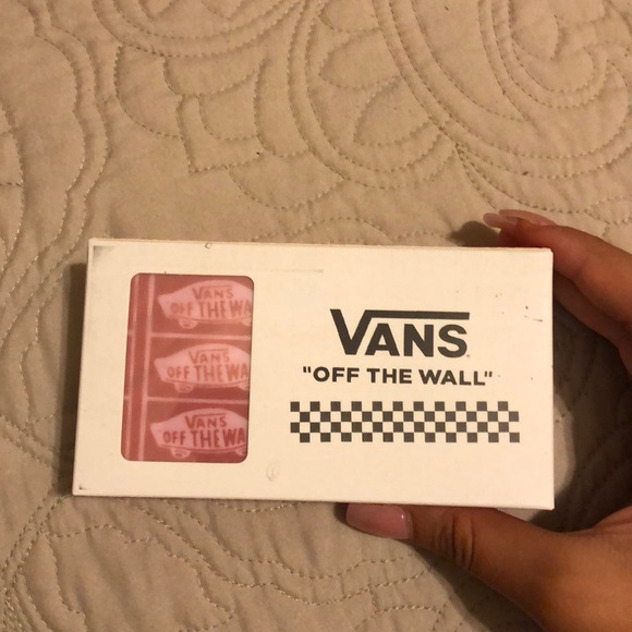 vans off the wall wireless speaker